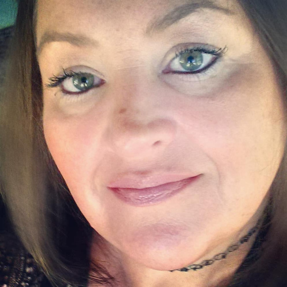 Meet your Posher, Pamela - Picture 1 of 1